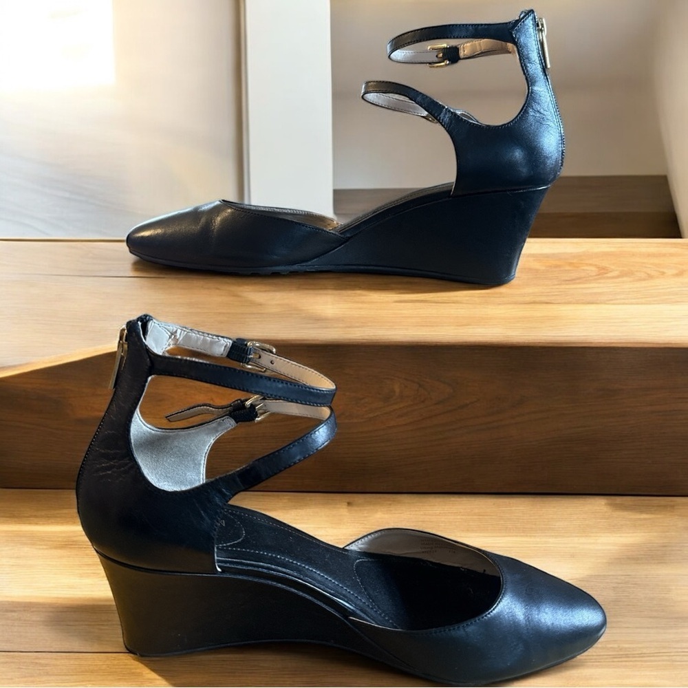 Cole Haan Black Leather Ankle Strap Gold Buckle Zip Back Wedge Pumps Size 10 - Picture 2 of 7
